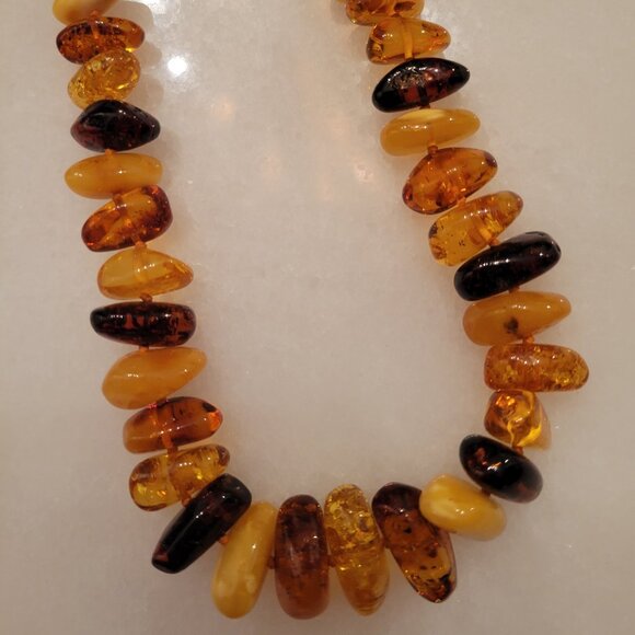 MULTI-COLOUR AMBER NECKLACE - Picture 3 of 4